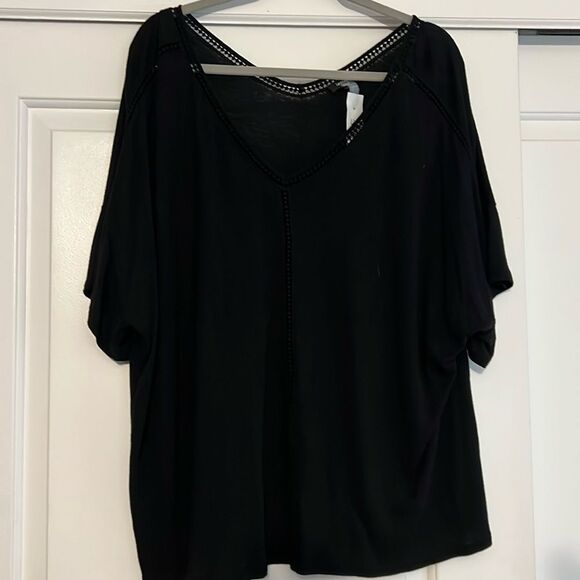 3X, Lord & Taylor Woman Black Linen Blend Top with Crochet Accent trim - Picture 1 of 5